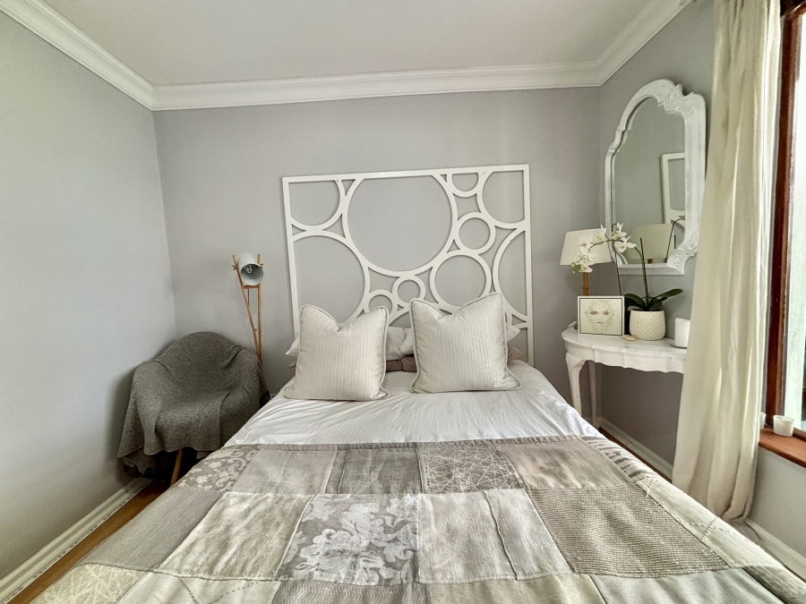 5 Bedroom Property for Sale in Vierlanden Western Cape